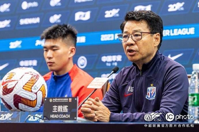 TA：切尔西冬窗无法召回卢卡库，球员租借合同中无相应条款据The Athletic消息，切尔西在将卢卡库外租至罗马的合同中，没有设置召回球员的条款。